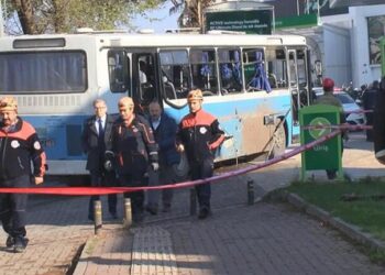 Bursa’da infaz koruma memurlarını taşıyan otobüse EYP’li saldırı: 1 şehit, 7 yaralı