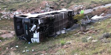 Niğde’de öğrenci otobüsü şarampole yuvarlandı 3 ölü 41 yaralı !