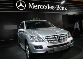 Mercedes, arızalı fren nedeniyle neredeyse 1 milyon aracı geri çağırıyor