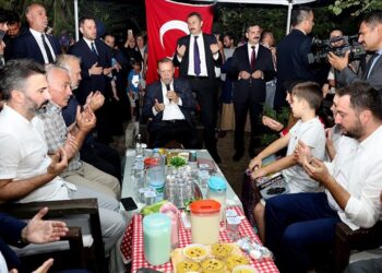 Cumhurbaşkanı Recep Tayyip Erdoğan’dan Şehit Ailesine Ziyaret