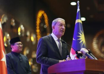 Bakan Akar: Türkiye-Malezya ilişkileri en üst seviyeye çıkartacağız !