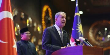 Bakan Akar: Türkiye-Malezya ilişkileri en üst seviyeye çıkartacağız !