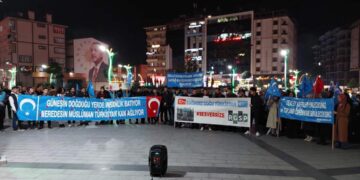 Doğu Türkistan İçin Rize Ayakta !