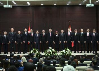 11.asrın Kabinesi Belirlendi