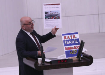 Hasan Bitmez’in Kürsüde Fenalaşması Suikast Girişimi mi?