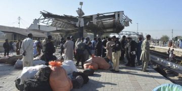 Pakistan’da tren istasyonunda patlama yaşandı: 26 kişi hayatını kaybetti