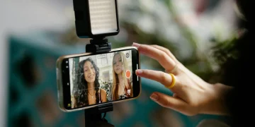 YouTube’de İzlenen Videoların Gerçekliğini Yapay Zekadan Ayırt Etmek