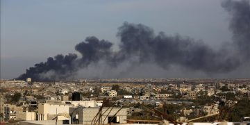 Gazze’de Gıda depolarında yangın çıktı !